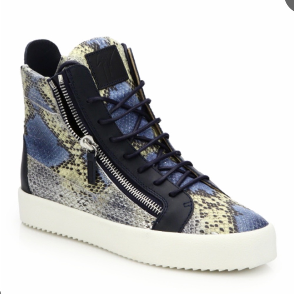 Giuseppe Zanotti Authentic high top sneakers *missing left insole*
